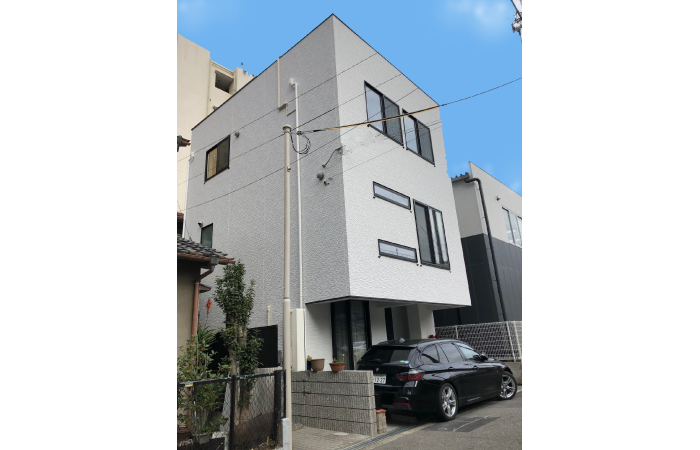 F邸